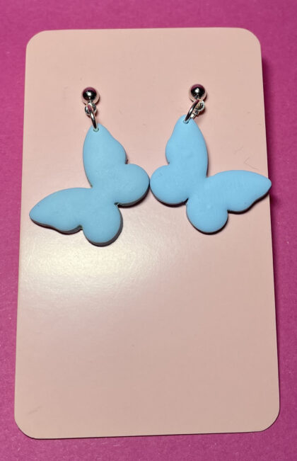 Mariposas hermosas azules agua