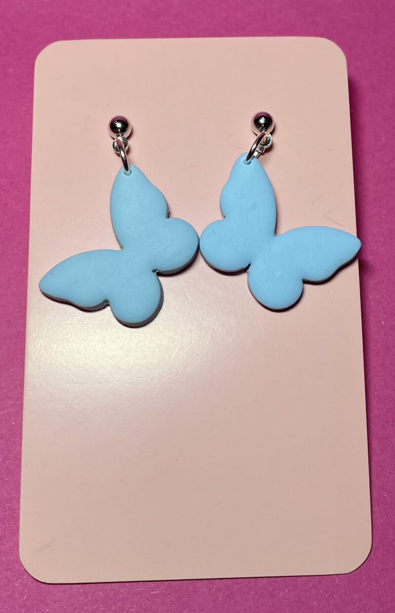 Mariposas hermosas azules agua
